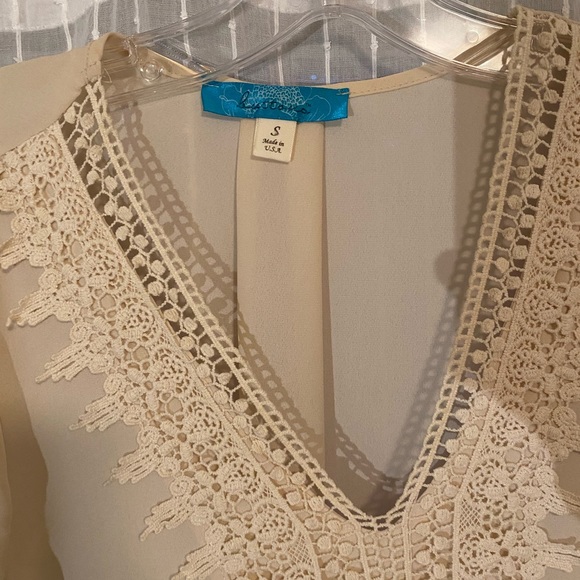 Cream Blouse - Picture 2 of 3